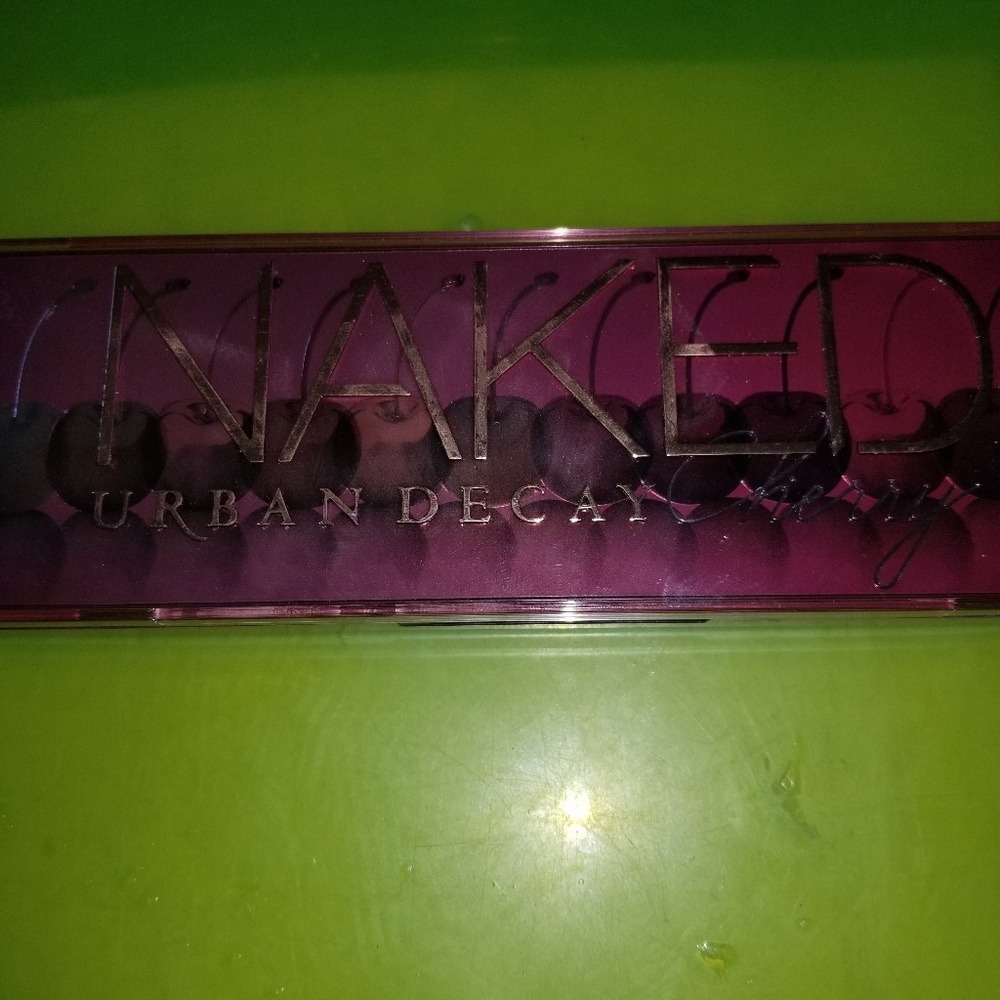 Urban Decay Naked Cherry Palette